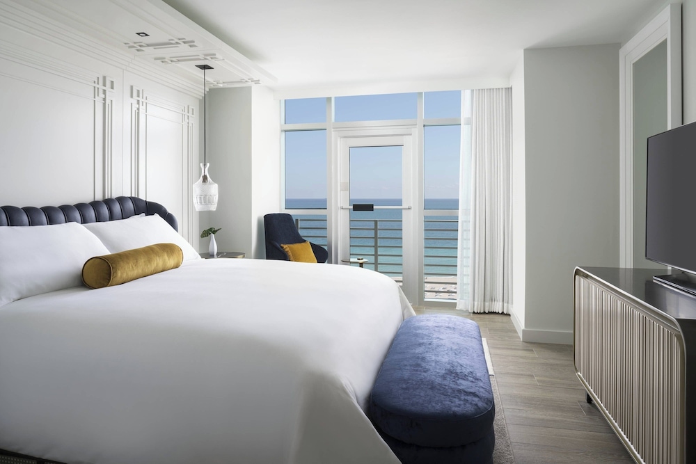 Habitación, 1 cama de matrimonio grande, vistas al mar del hotel The Ritz-Carlton South Beach. Foto 3