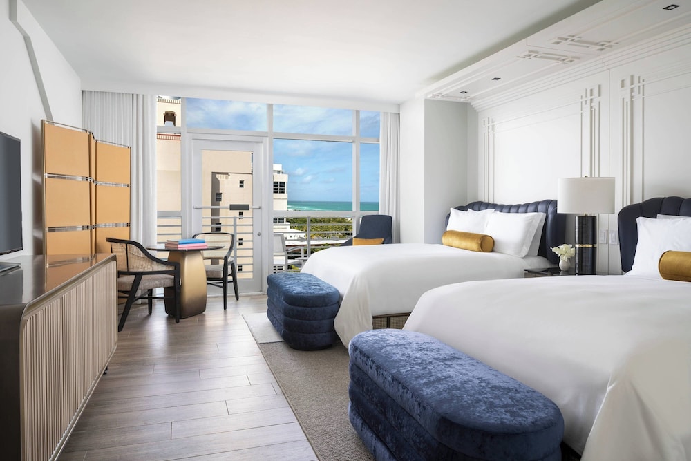 Habitación Club, 2 camas dobles, vistas parciales al mar del hotel The Ritz-Carlton South Beach