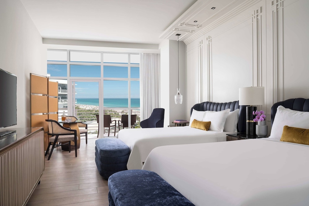 Habitación, 2 camas dobles, vistas parciales al mar del hotel The Ritz-Carlton South Beach