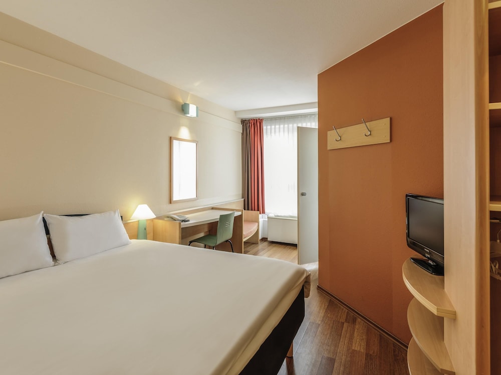 Habitación Standard con 1 cama de tamaño king size del hotel Ibis Bamberg Altstadt. Foto 1