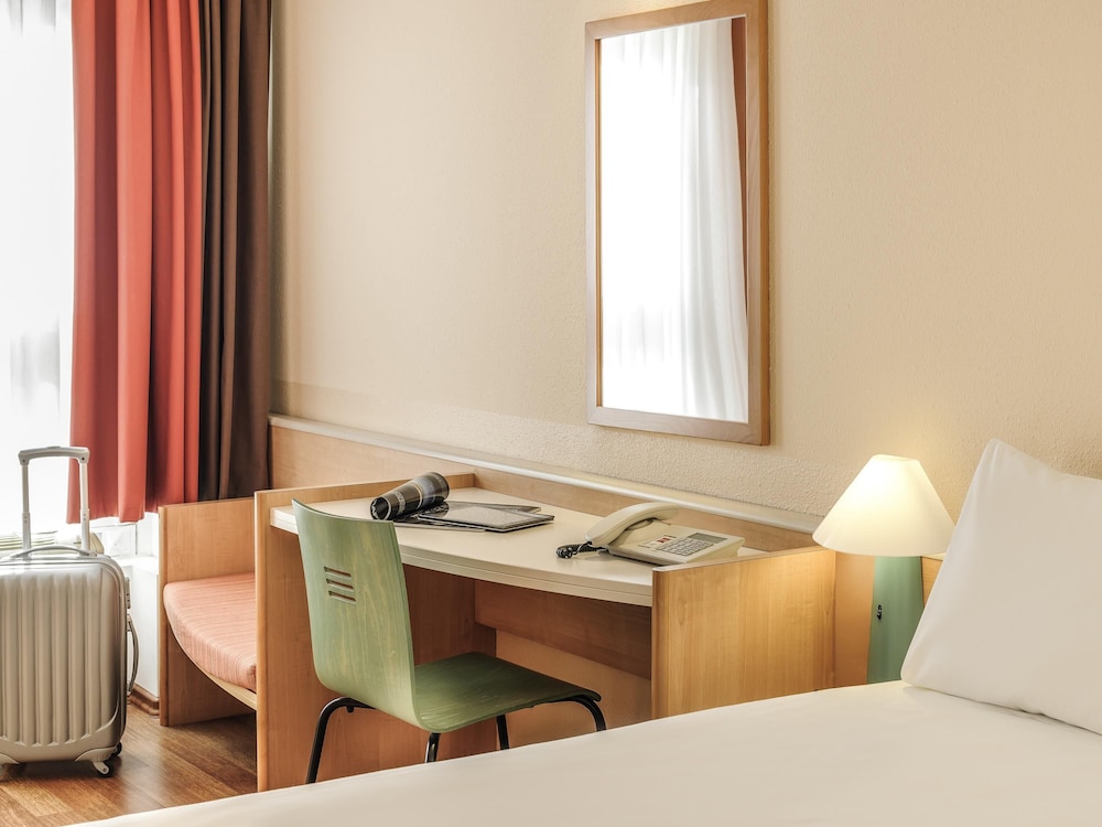 Habitación Standard con 1 cama de tamaño king size del hotel Ibis Bamberg Altstadt. Foto 6