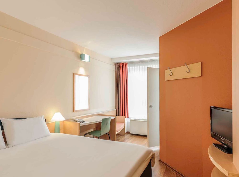 Habitación Standard con 1 cama de tamaño king size del hotel Ibis Bamberg Altstadt. Foto 7