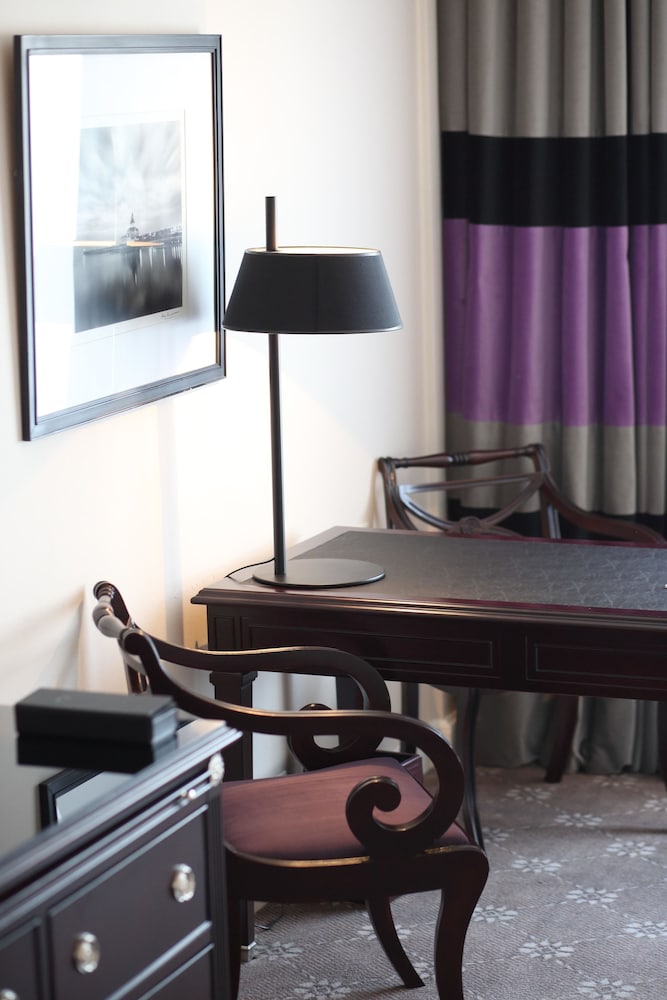 Suite junior, 1 cama de matrimonio, vistas a la ciudad del hotel Sofitel Buenos Aires Recoleta. Foto 2
