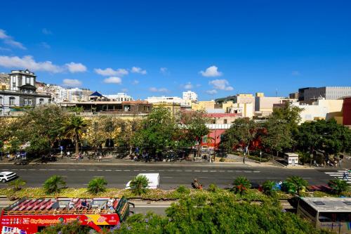 Apartamento con balcón del hotel Vegueta Rooftop Suites by AirNest. Foto 11