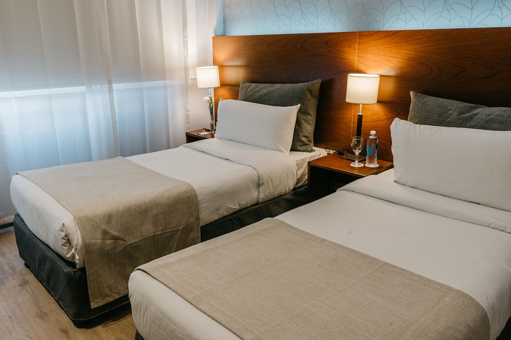 Habitación estándar con 2 camas individuales del hotel Rochester Concept. Foto 3
