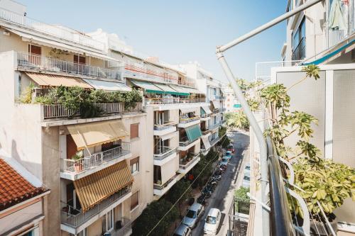 Estudio Urban en la planta superior con balcón y vistas del hotel Athens Studios. Foto 2