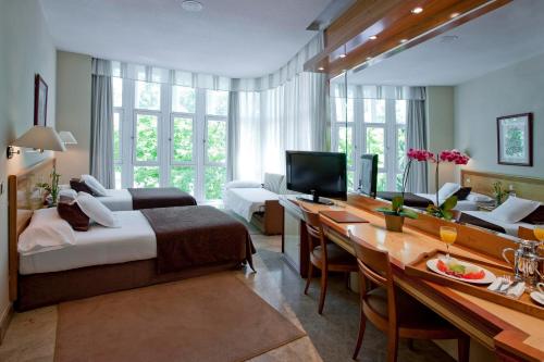 Habitación Familiar del hotel Vp Jardín De Tres Cantos. Foto 1