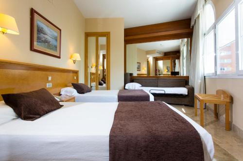 Habitación Familiar del hotel Vp Jardín De Tres Cantos. Foto 3