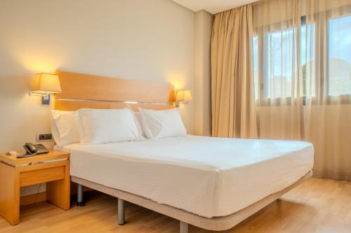 Habitación Superior - 1 cama grande del hotel Reston Valdemoro. Foto 4