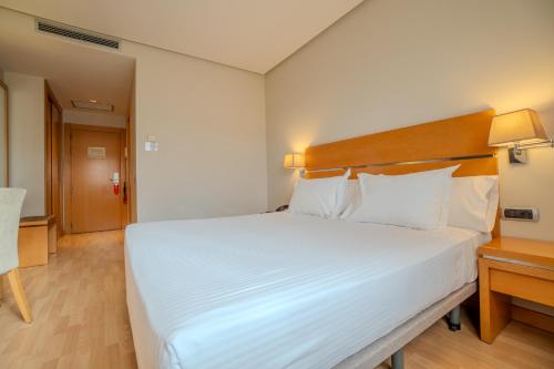 Habitación Superior - 1 cama grande del hotel Reston Valdemoro. Foto 5