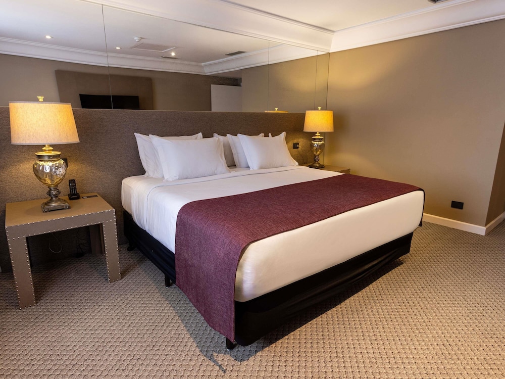 Suite Presidentielle con 1 cama kingsize del hotel Grand Mercure Curitiba Rayon