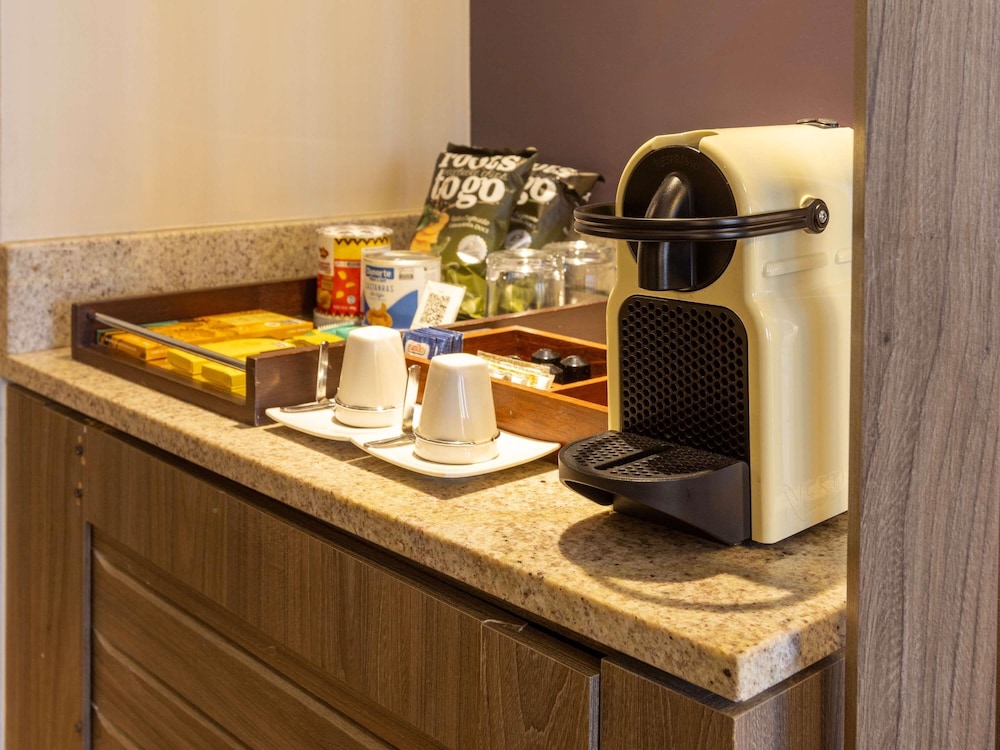 Habitación Standard con 2 camas individuales, sin ventana del hotel Grand Mercure Curitiba Rayon