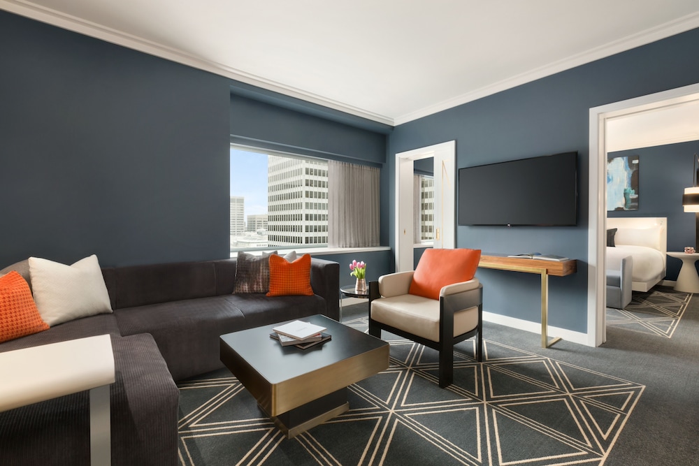 Fairmont Gold, Suite, 1 cama de matrimonio grande, no fumadores del hotel FAIRMONT THE QUEEN ELIZABETH. Foto 1
