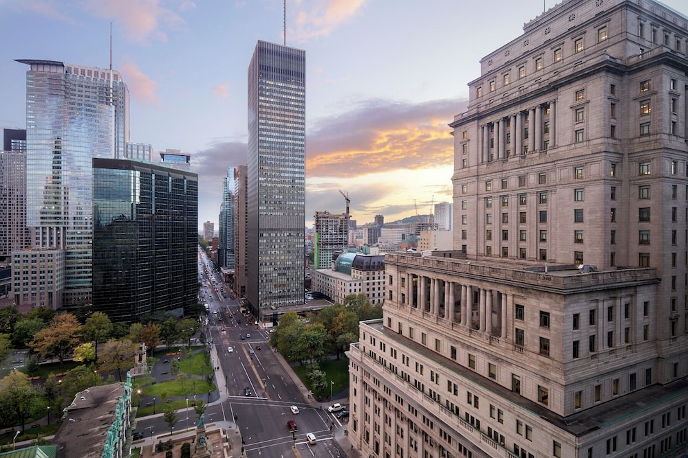 Fairmont Gold, Suite, 1 cama de matrimonio grande, no fumadores del hotel FAIRMONT THE QUEEN ELIZABETH. Foto 3