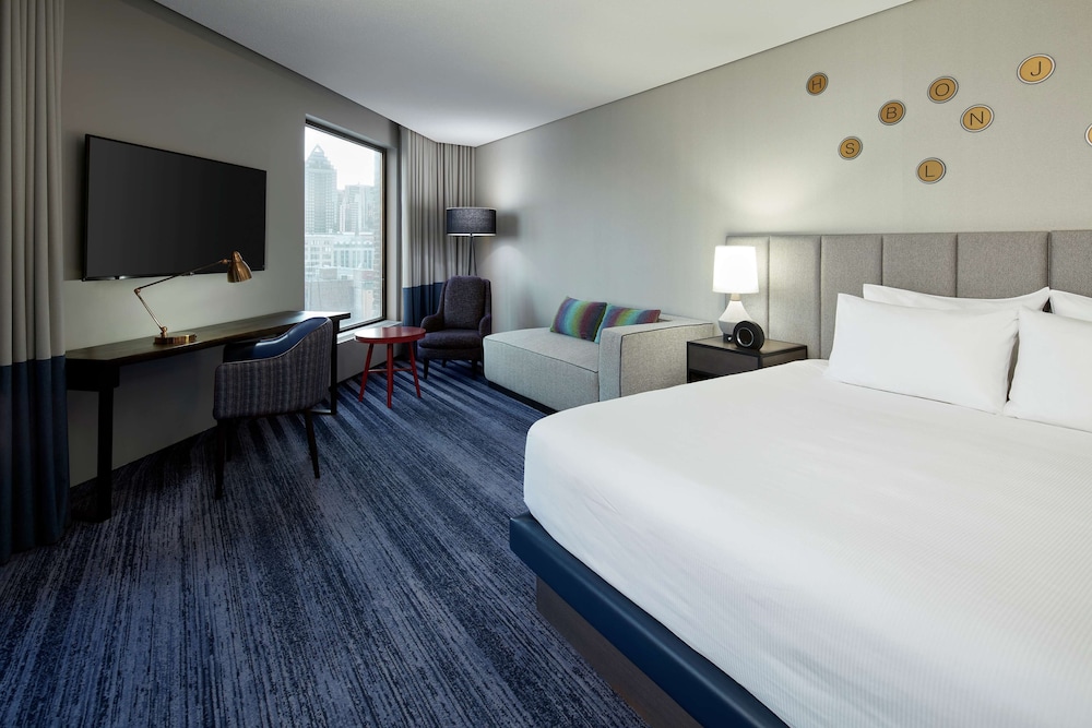 Habitación ejecutiva, 1 cama de matrimonio grande, en esquina del hotel DoubleTree by Hilton Montreal