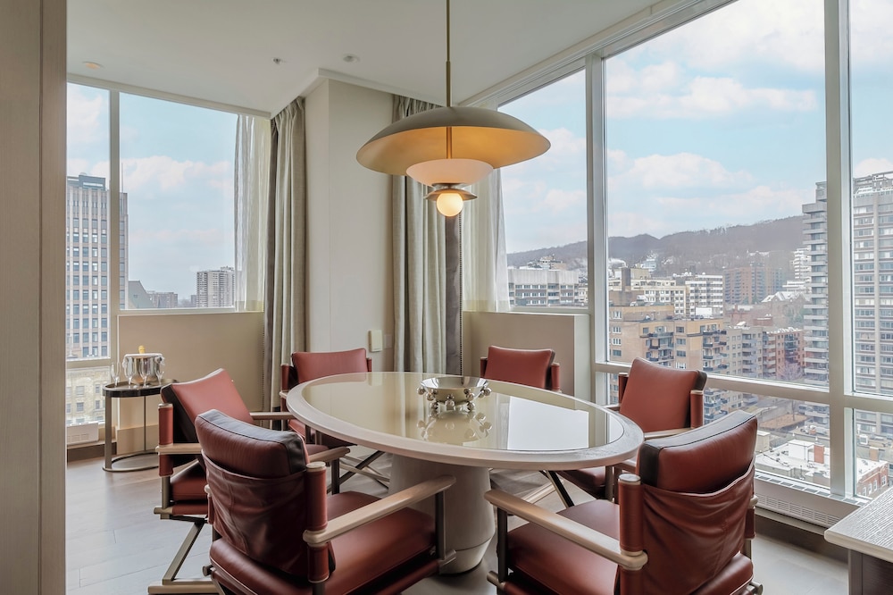 Suite Presidencial con vistas al Mont Royal del hotel Sofitel Montreal Golden Mile. Foto 6