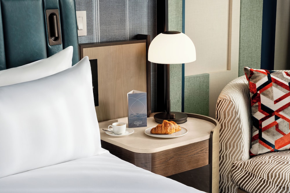 Habitación Signature, 1 Cama King del hotel Sofitel Montreal Golden Mile. Foto 3