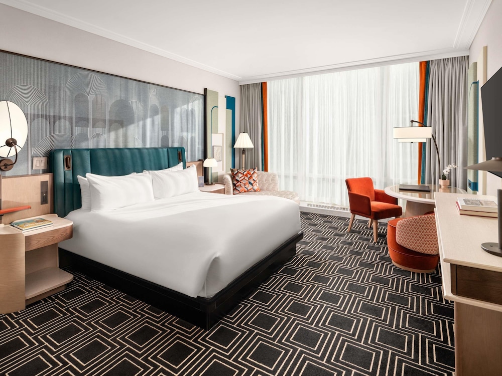Signature 1 Cama King, Piso Alto con Vistas a la Ciudad del hotel Sofitel Montreal Golden Mile