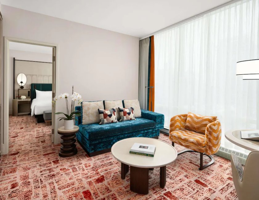 Suite Vista Montaña 1 Cama king 1 habitación Royal Gold Sofá Cama incluido del hotel Sofitel Montreal Golden Mile. Foto 4