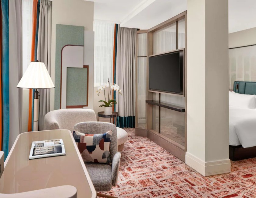 Suite 1 Cama king 1 habitación Vista ciudad Esquinera Prestige del hotel Sofitel Montreal Golden Mile