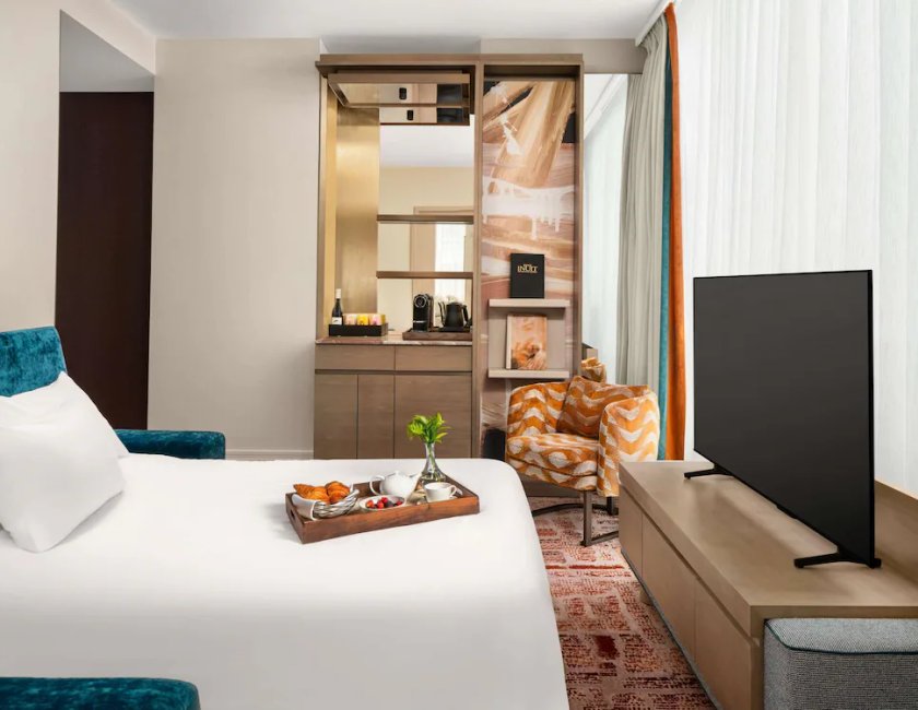 Suite 1 Cama king 1 habitación Vista ciudad Esquinera Prestige del hotel Sofitel Montreal Golden Mile. Foto 9