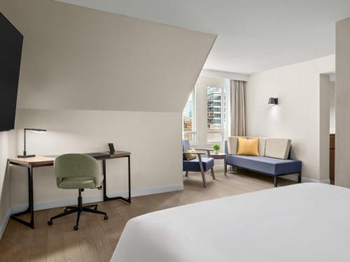 Suite Junior Executive del hotel Novotel Toronto Centre. Foto 6