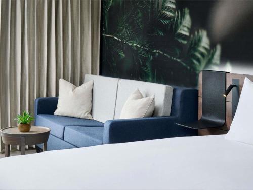 Habitación Premier Executive - 1 cama extragrande del hotel Novotel Toronto Centre. Foto 13