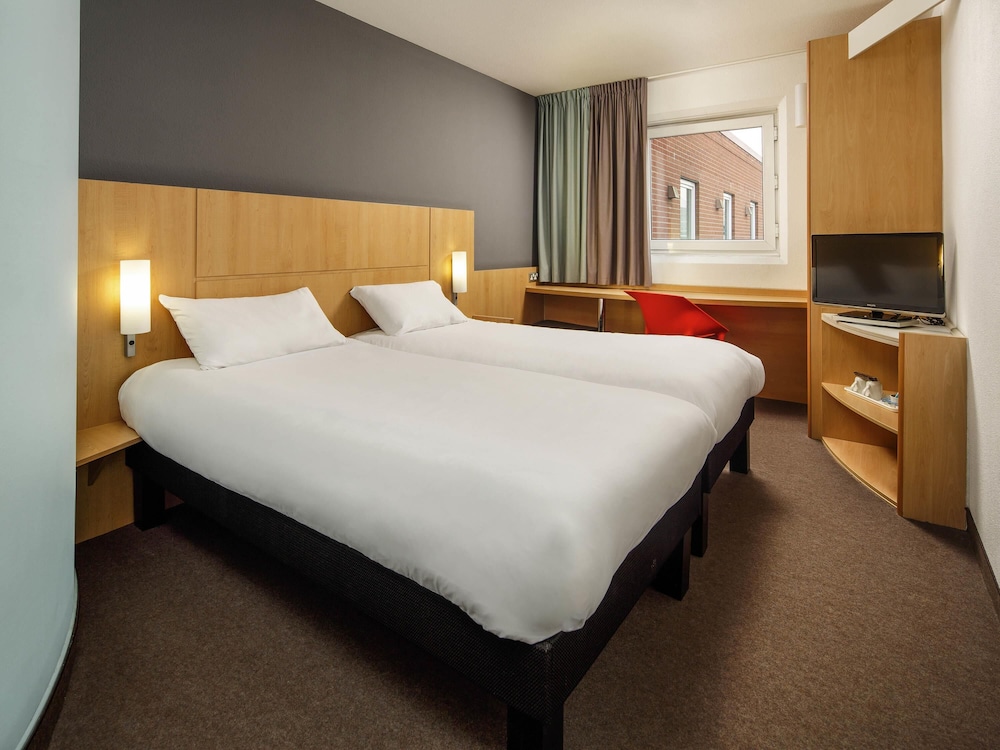 Habitación con 2 camas individuales del hotel Ibis Hull City Centre. Foto 6