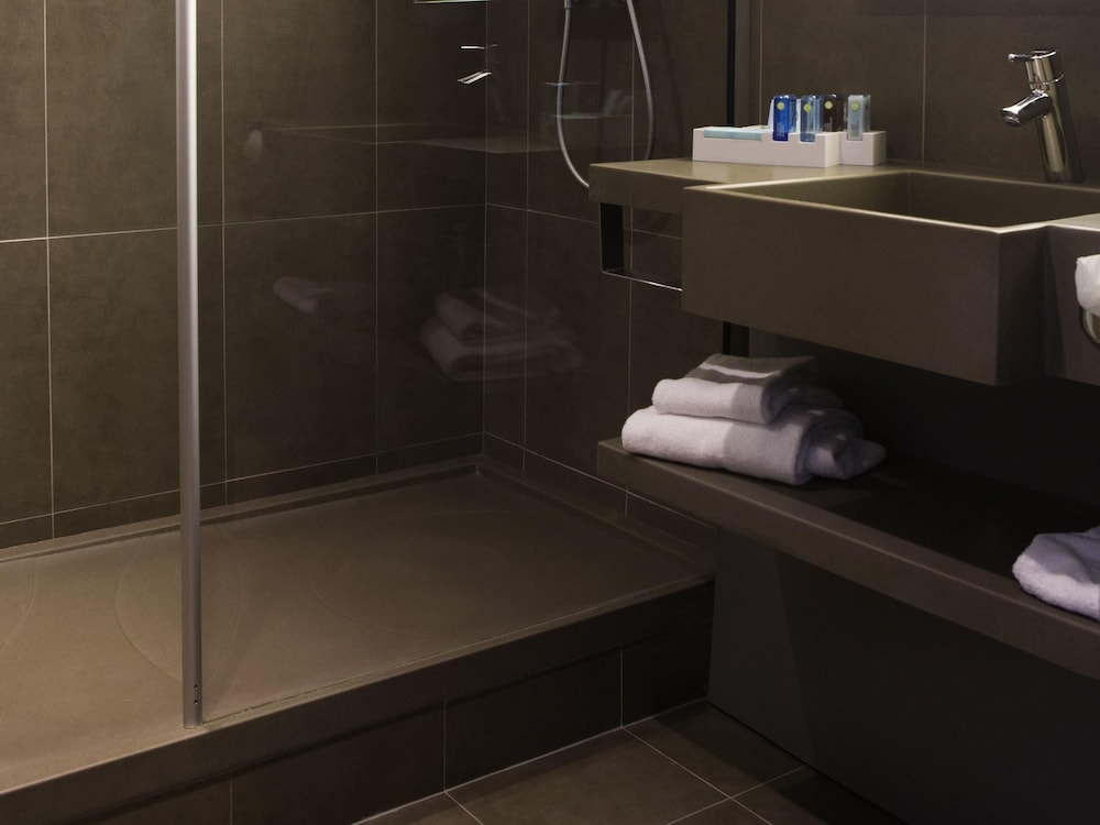 Habitación Superior con cama queen del hotel Novotel Ipswich. Foto 4