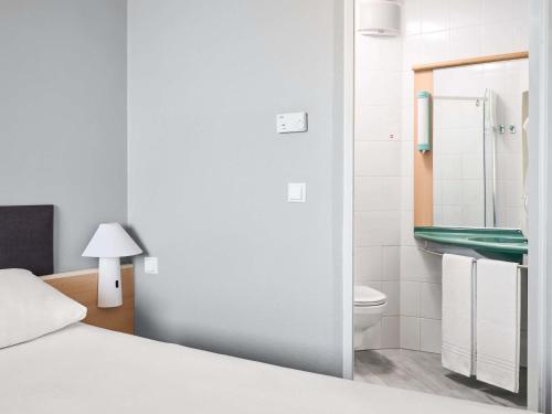 Habitación Doble del hotel Ibis Czestochowa. Foto 7