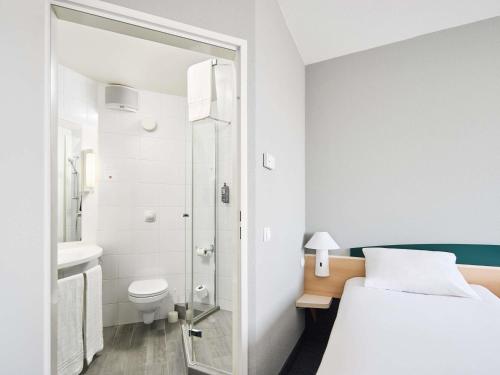 Habitación Doble - 2 camas del hotel Ibis Czestochowa. Foto 11