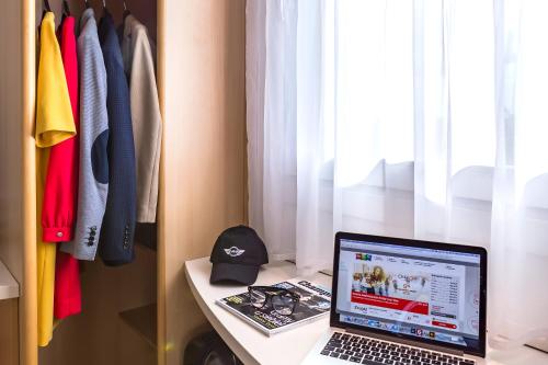 Habitación Estandar del hotel Ibis Czestochowa. Foto 1