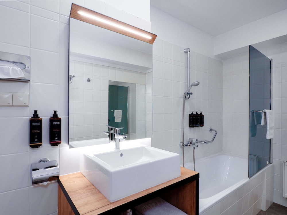 Habitacion Standard con 1 cama doble del hotel Mercure Czestochowa Centrum. Foto 15