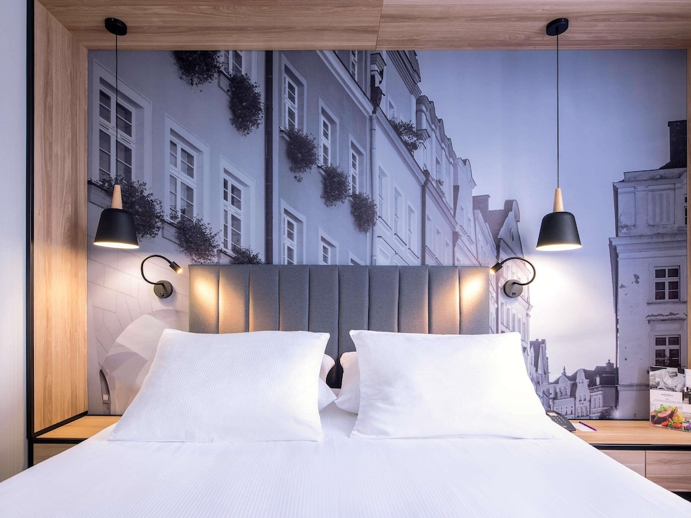 Habitación Superior con cama doble del hotel Mercure Jelenia Gora. Foto 9