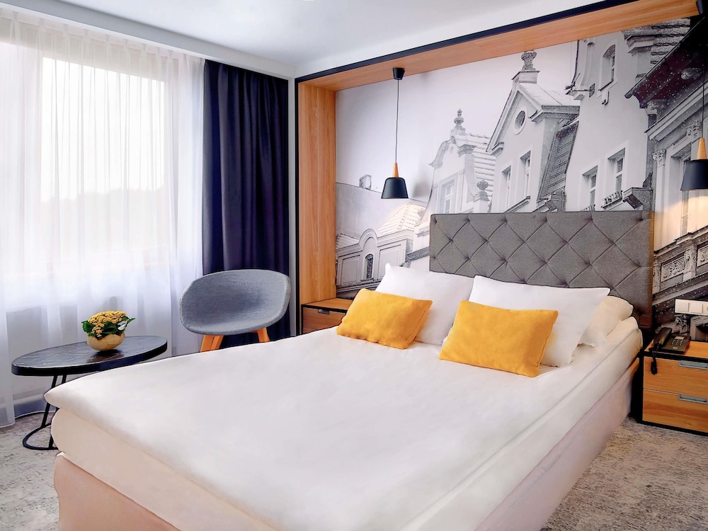 Habitación Superior con cama doble del hotel Mercure Jelenia Gora. Foto 13