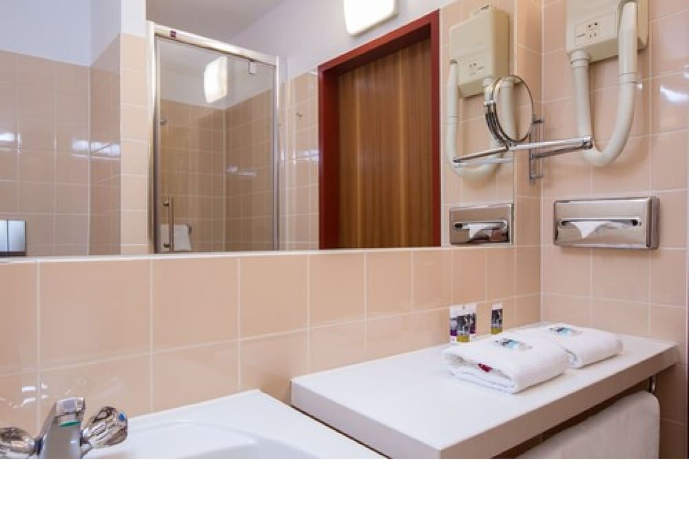 Habitación Estándar con 1 cama doble del hotel Mercure Jelenia Gora. Foto 11