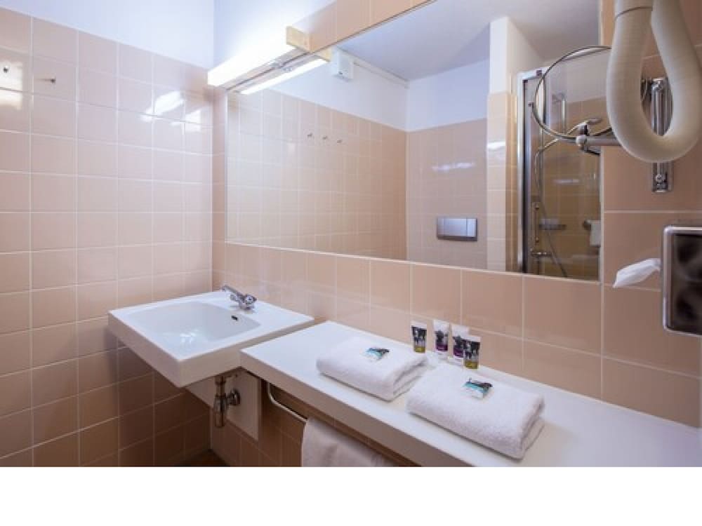 Habitación Estándar con 1 cama individual del hotel Mercure Jelenia Gora. Foto 10
