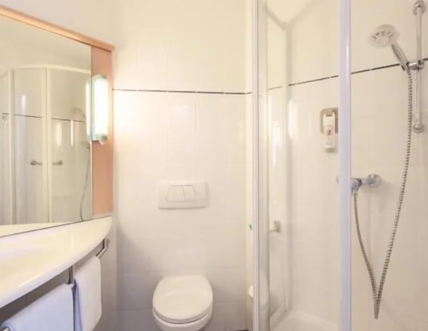 Habitación doble 1 Cama doble del hotel Ibis Lodz Centrum. Foto 10