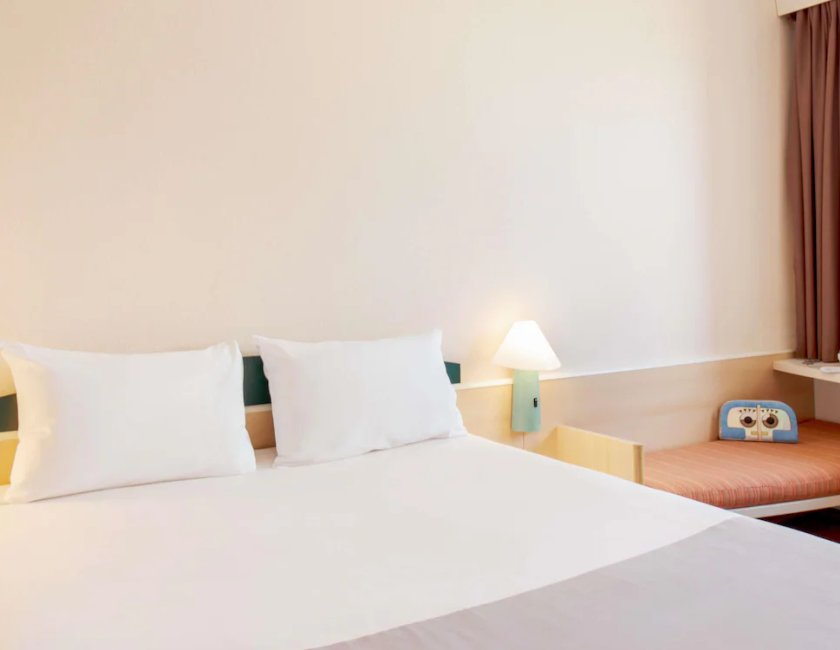 Habitación doble 2 Camas individuales del hotel Ibis Lodz Centrum. Foto 6