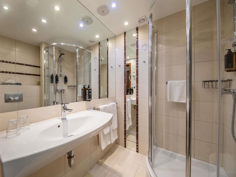 Habitación estándar con una cama doble del hotel Mercure Lublin Centrum. Foto 2