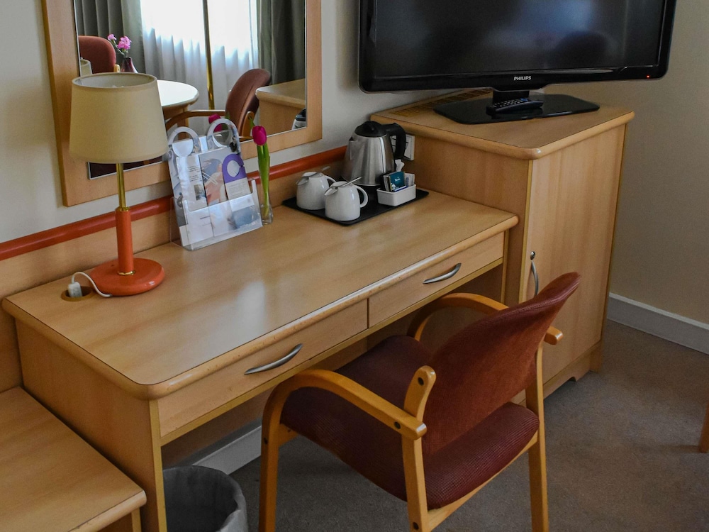 Habitación estándar con dos camas individuales del hotel Mercure Opole. Foto 2