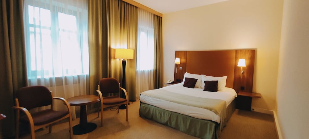 Habitación Estándar con 1 cama doble del hotel Mercure Opole. Foto 1