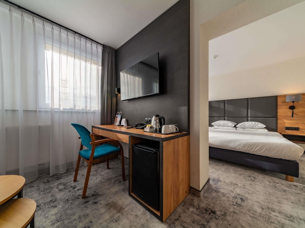 Habitación Deluxe con 1 cama doble del hotel Mercure Opole. Foto 3