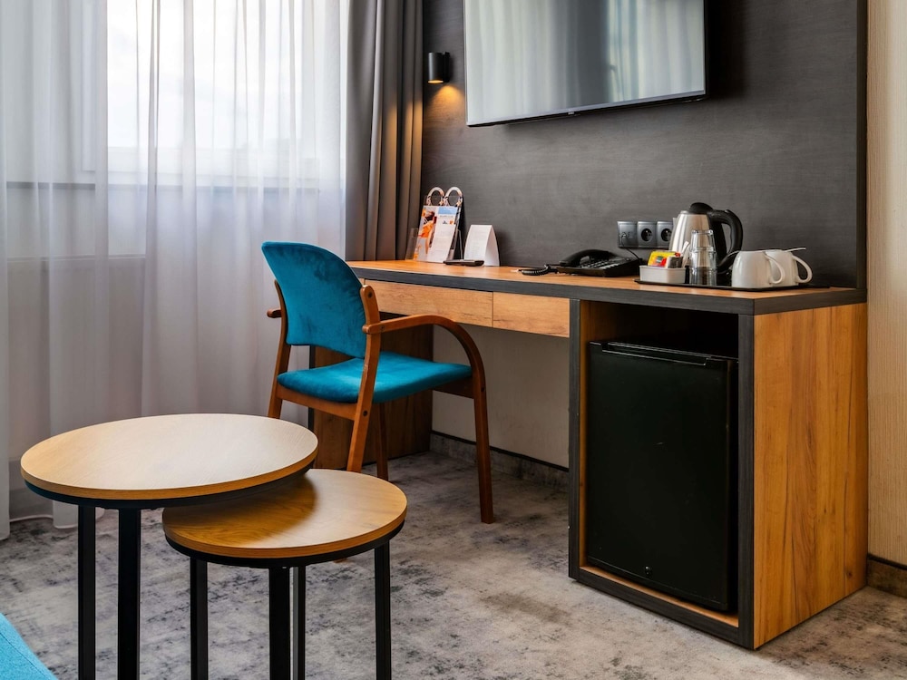 Habitación Deluxe con 1 cama doble del hotel Mercure Opole. Foto 4