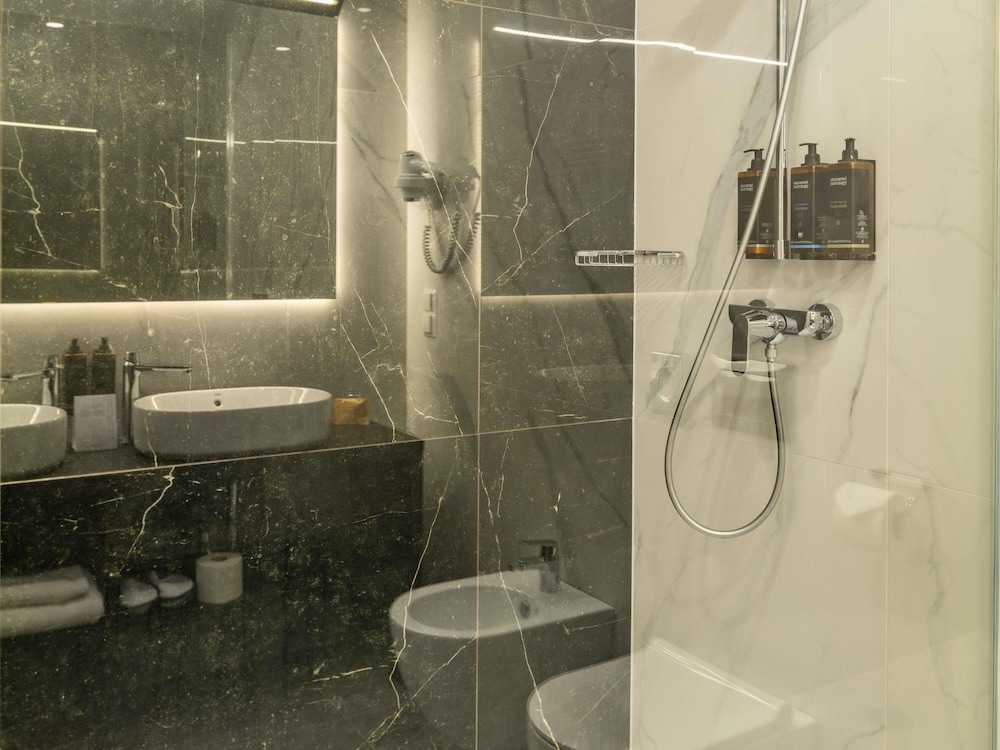 Apartamento estándar con 1 cama doble del hotel Mercure Opole. Foto 13