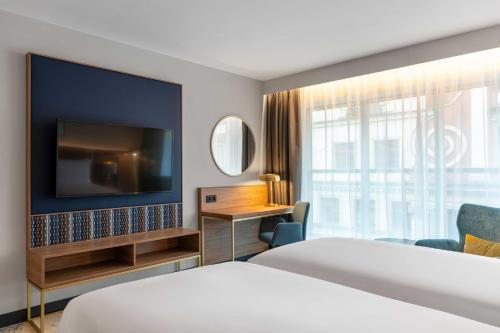 Habitación Doble Clásica - 2 camas del hotel Wyndham Wroclaw Old Town. Foto 4