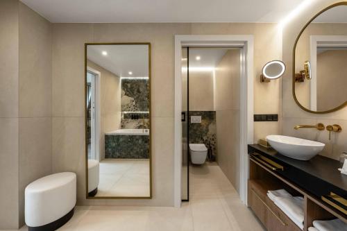 Suite Presidencial con cama extragrande del hotel Wyndham Wroclaw Old Town. Foto 7