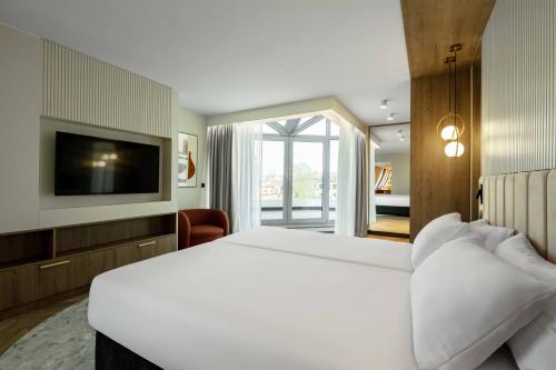 Suite Presidencial con cama extragrande del hotel Wyndham Wroclaw Old Town. Foto 9