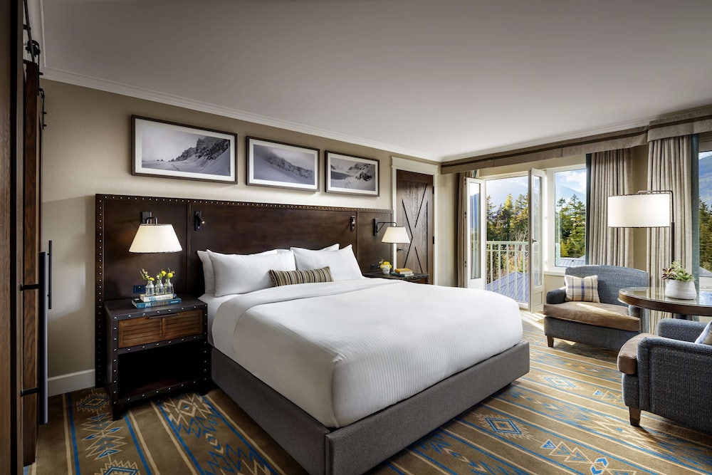 Suite de 1 Dormitorio con Vistas a las Pistas, 1 Cama King, 800 sf / 74 sm, Vistas Más Populares del hotel The Fairmont Chateau Whistler. Foto 3