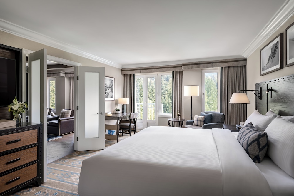 Suite de 1 Dormitorio con Vistas a las Pistas, 1 Cama King, 800 sf / 74 sm, Vistas Más Populares del hotel The Fairmont Chateau Whistler. Foto 4